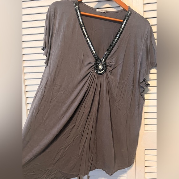 Metro 7 Grey Bead & Sequin Neckline Knit Top Plus - Picture 2 of 8